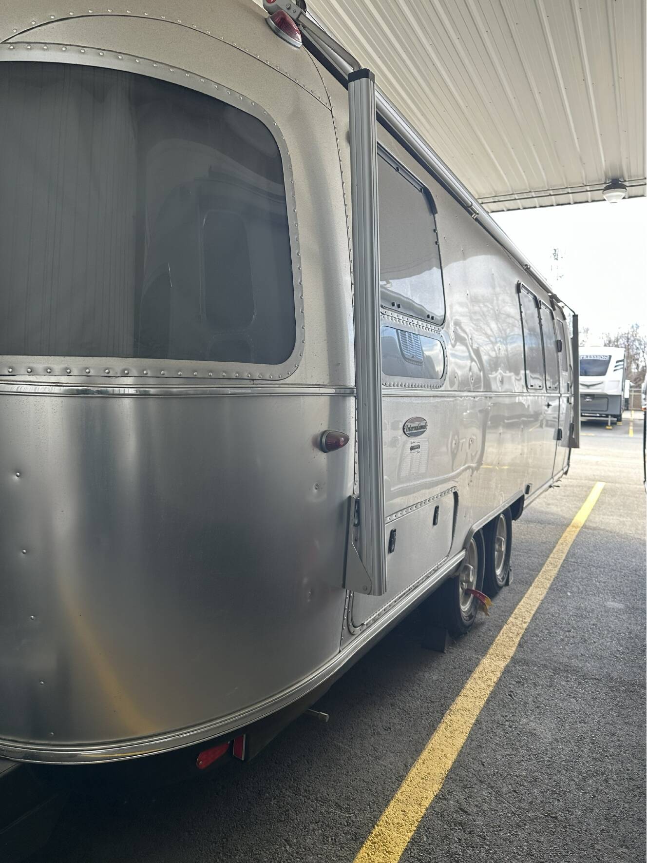 A photo of this 2019 Airstream INTERNATIONAL SIGNATURE 28RBT