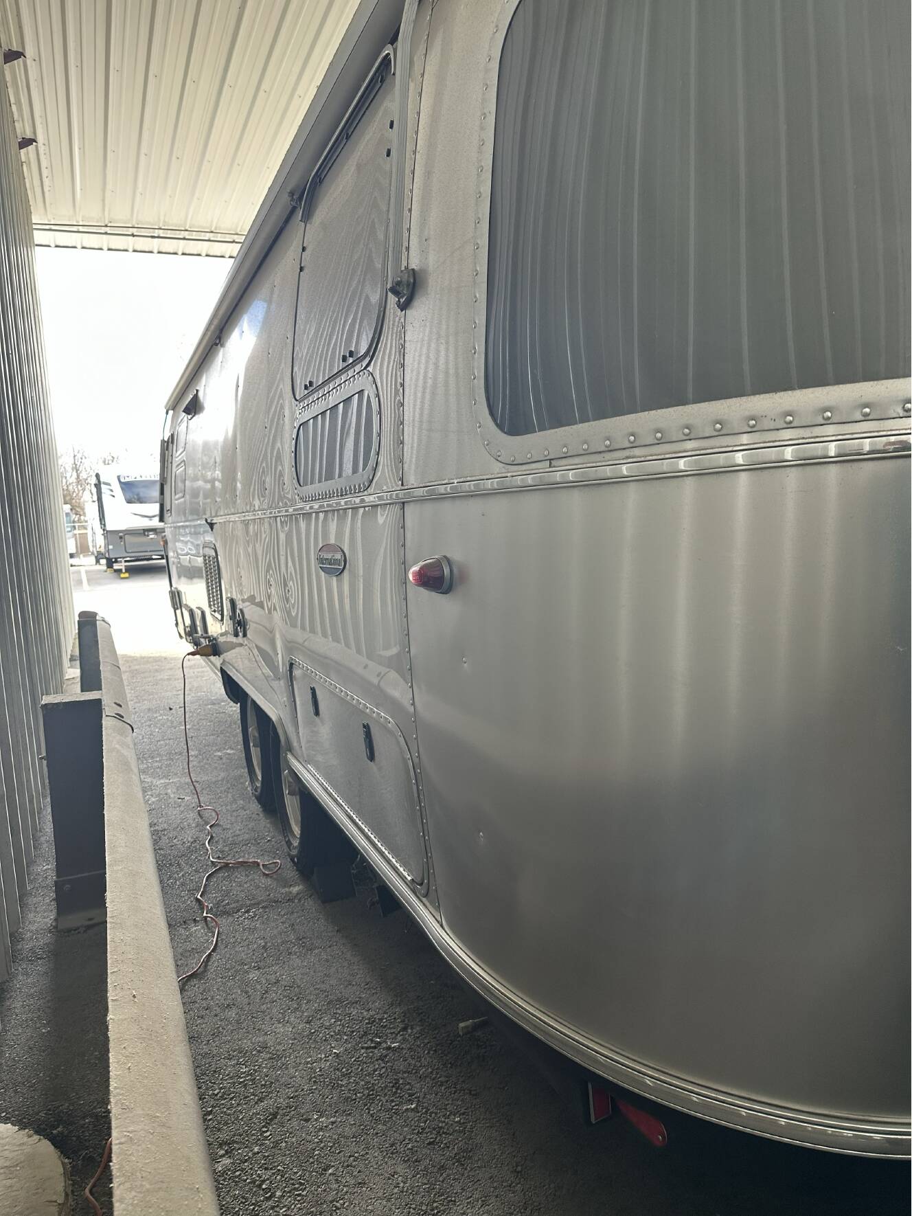 A photo of this 2019 Airstream INTERNATIONAL SIGNATURE 28RBT