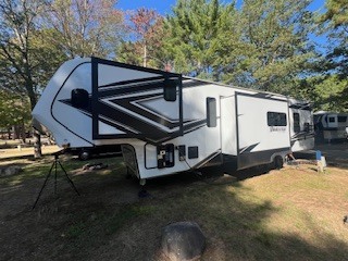 2024 Grand Design MOMENTUM M-CLASS 395MS in bedford NH