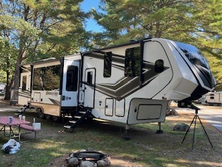 2024 Grand Design MOMENTUM M-CLASS 395MS in bedford NH
