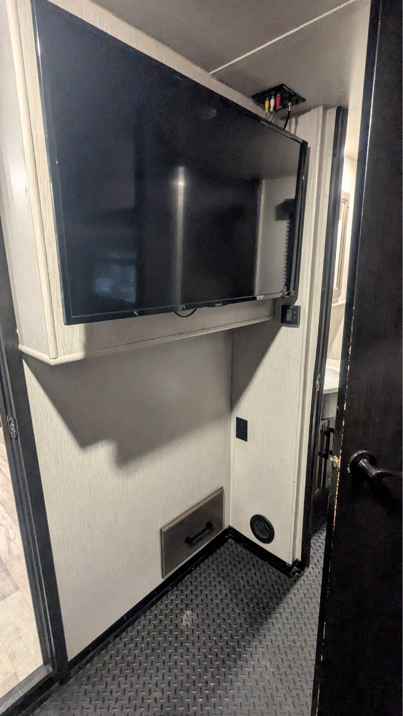 A photo of this 2020 Heartland CYCLONE 4007