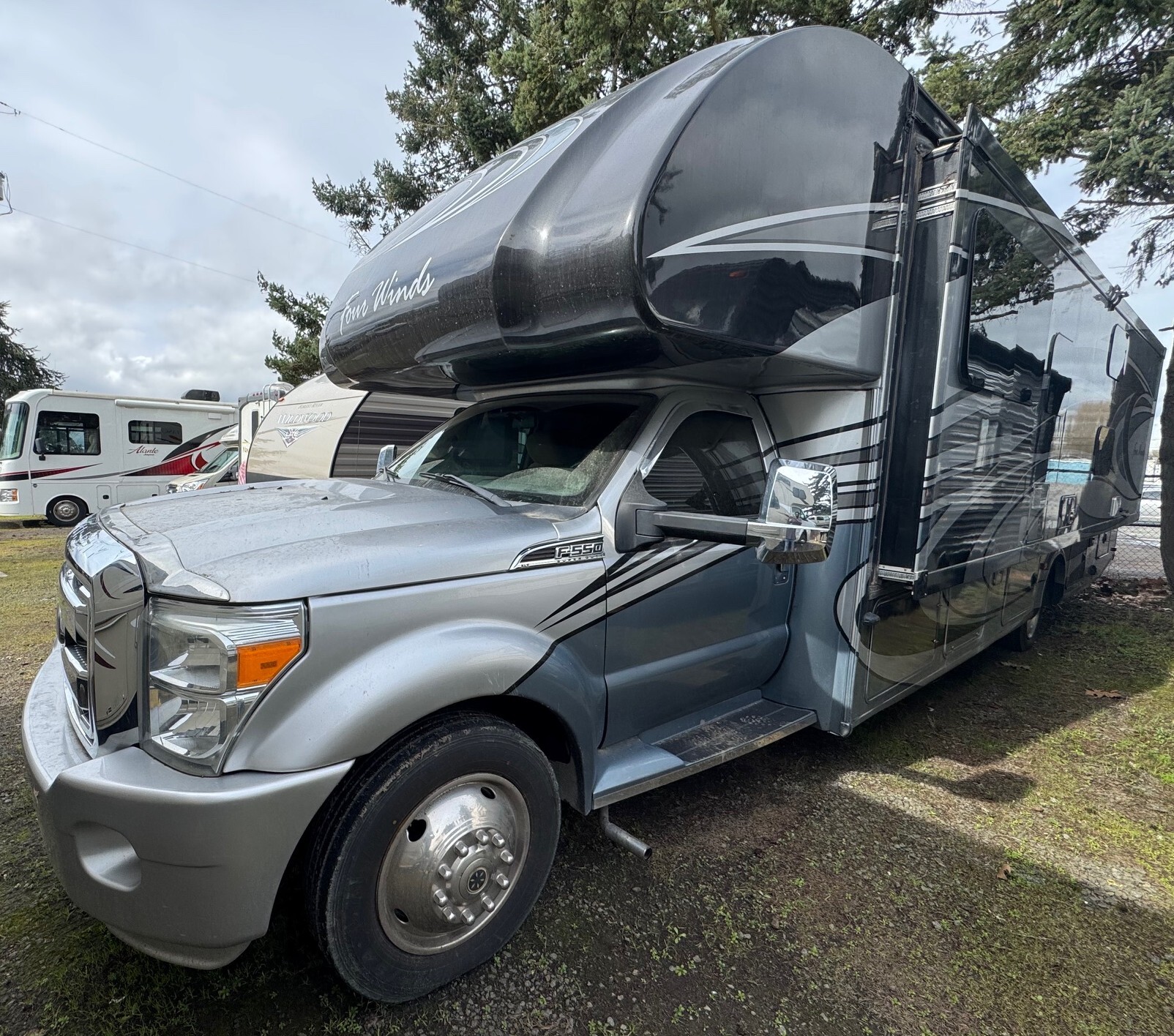 2017 Thor Motor Coach FOUR WINDS 35SB in coburg OR