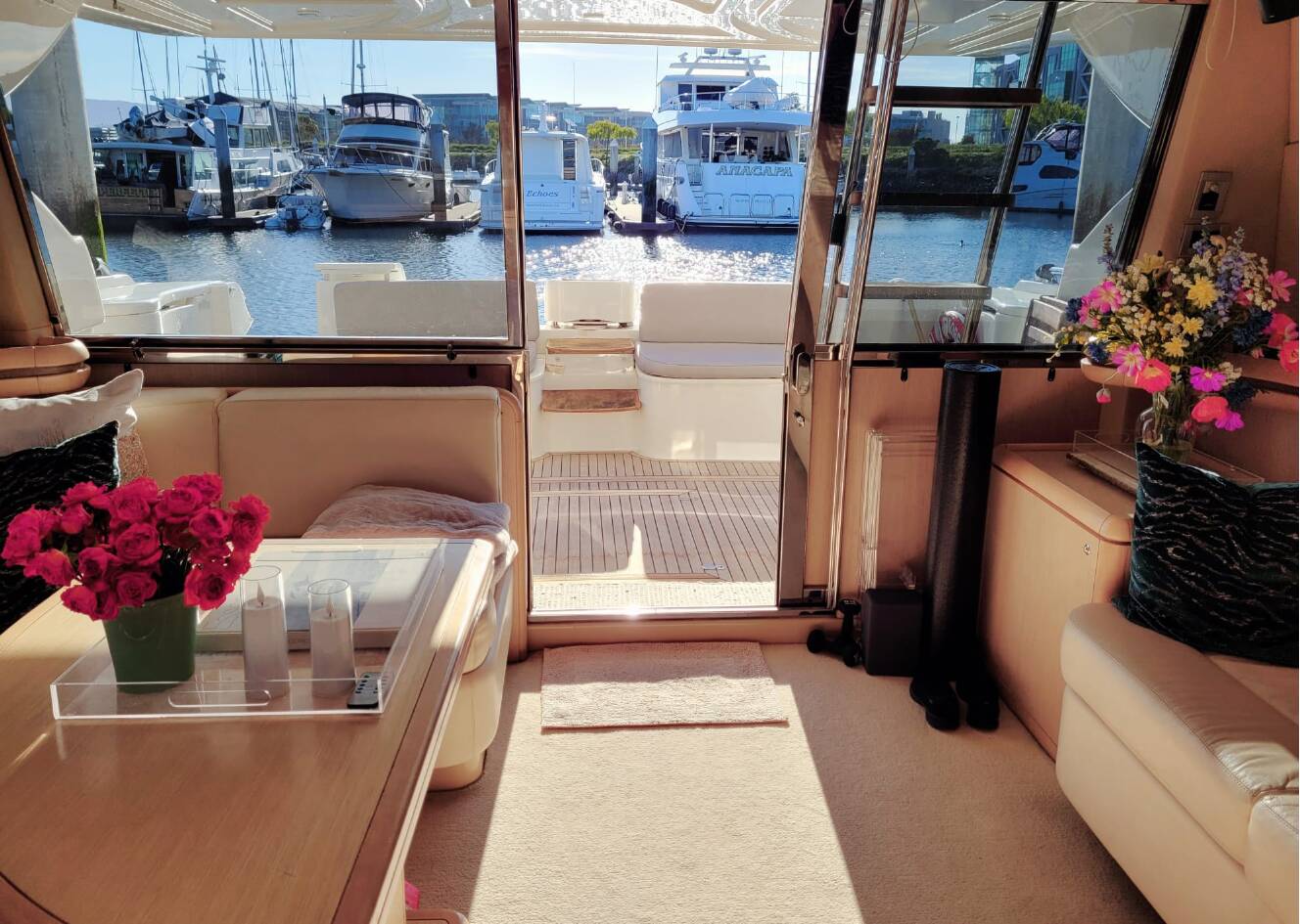 A photo of this 2006 Ferretti 550 Flybridge