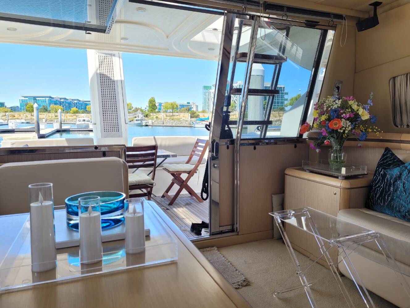 A photo of this 2006 Ferretti 550 Flybridge