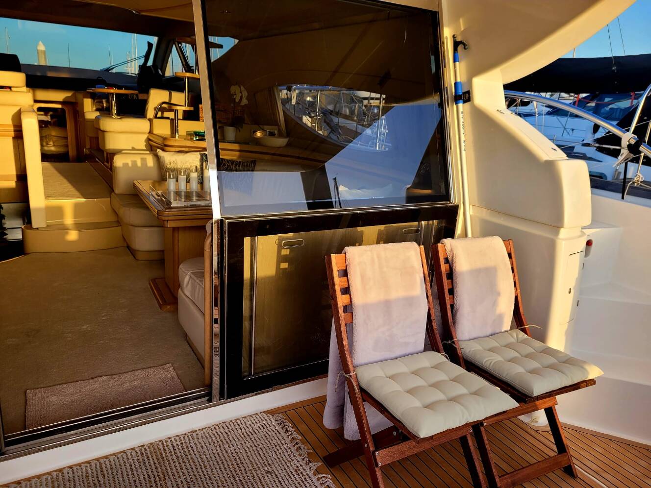 A photo of this 2006 Ferretti 550 Flybridge