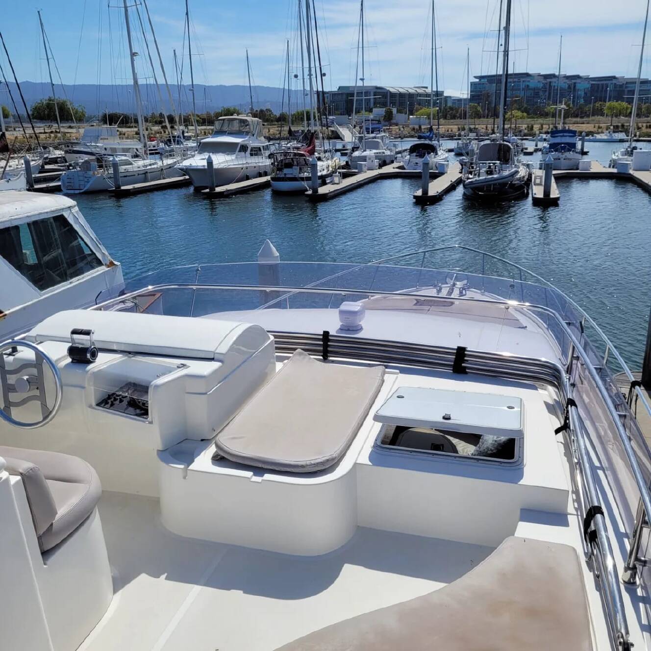 A photo of this 2006 Ferretti 550 Flybridge