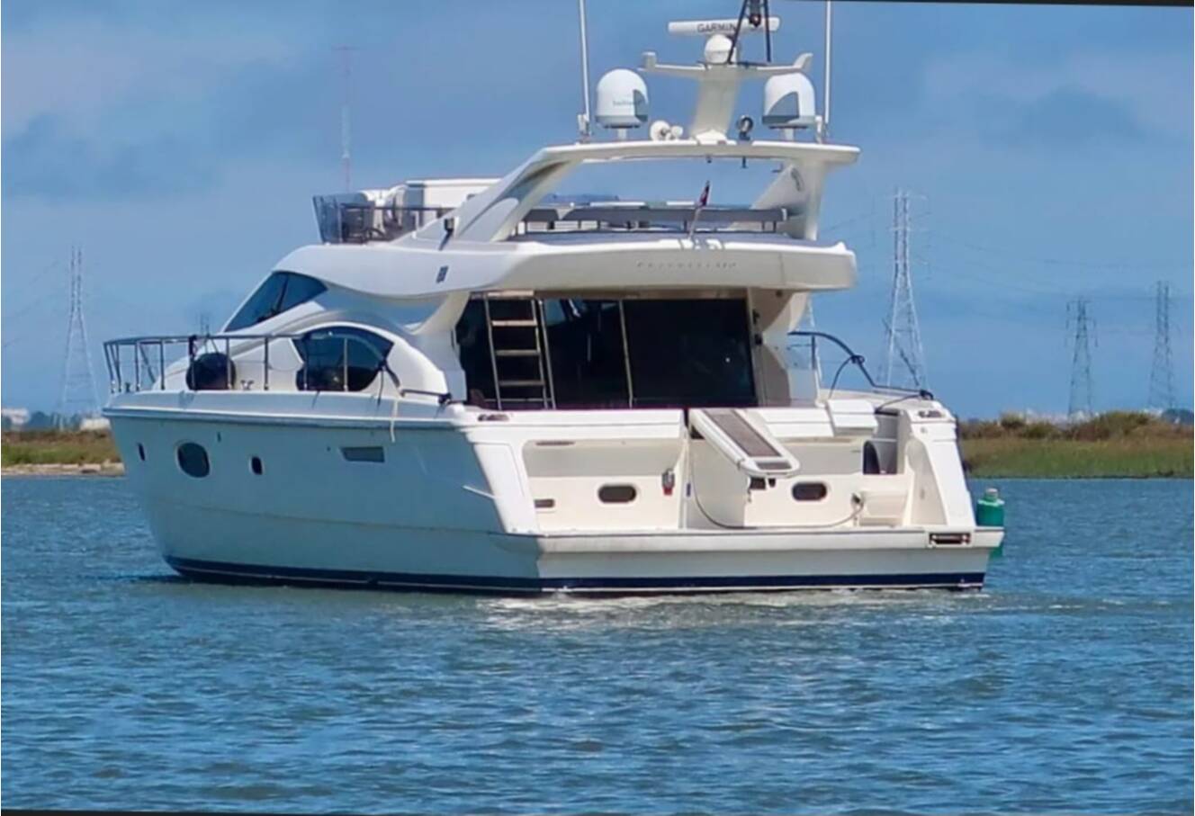 A photo of this 2006 Ferretti 550 Flybridge
