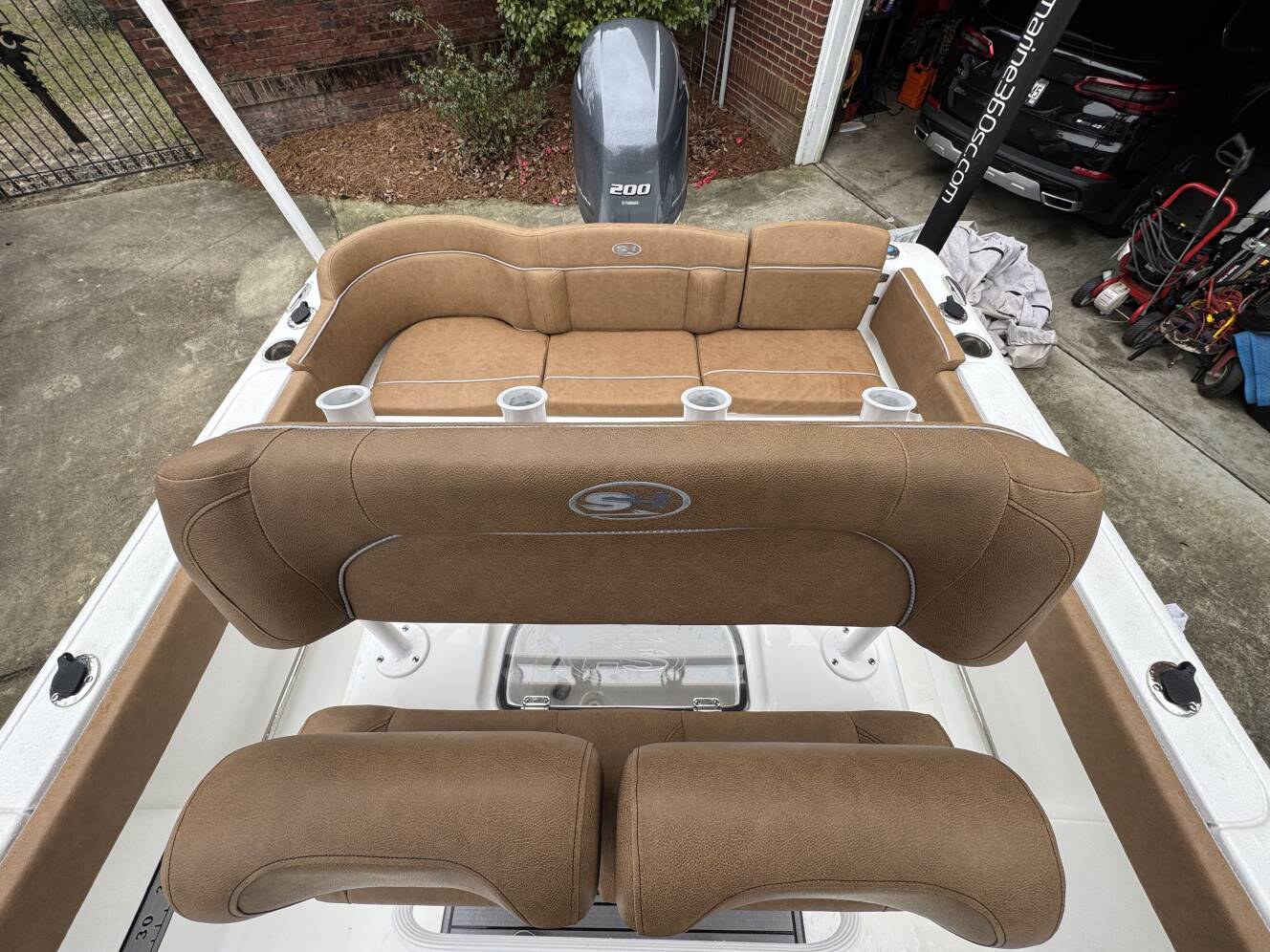 A photo of this 2023 Sea Hunt Ultra 229