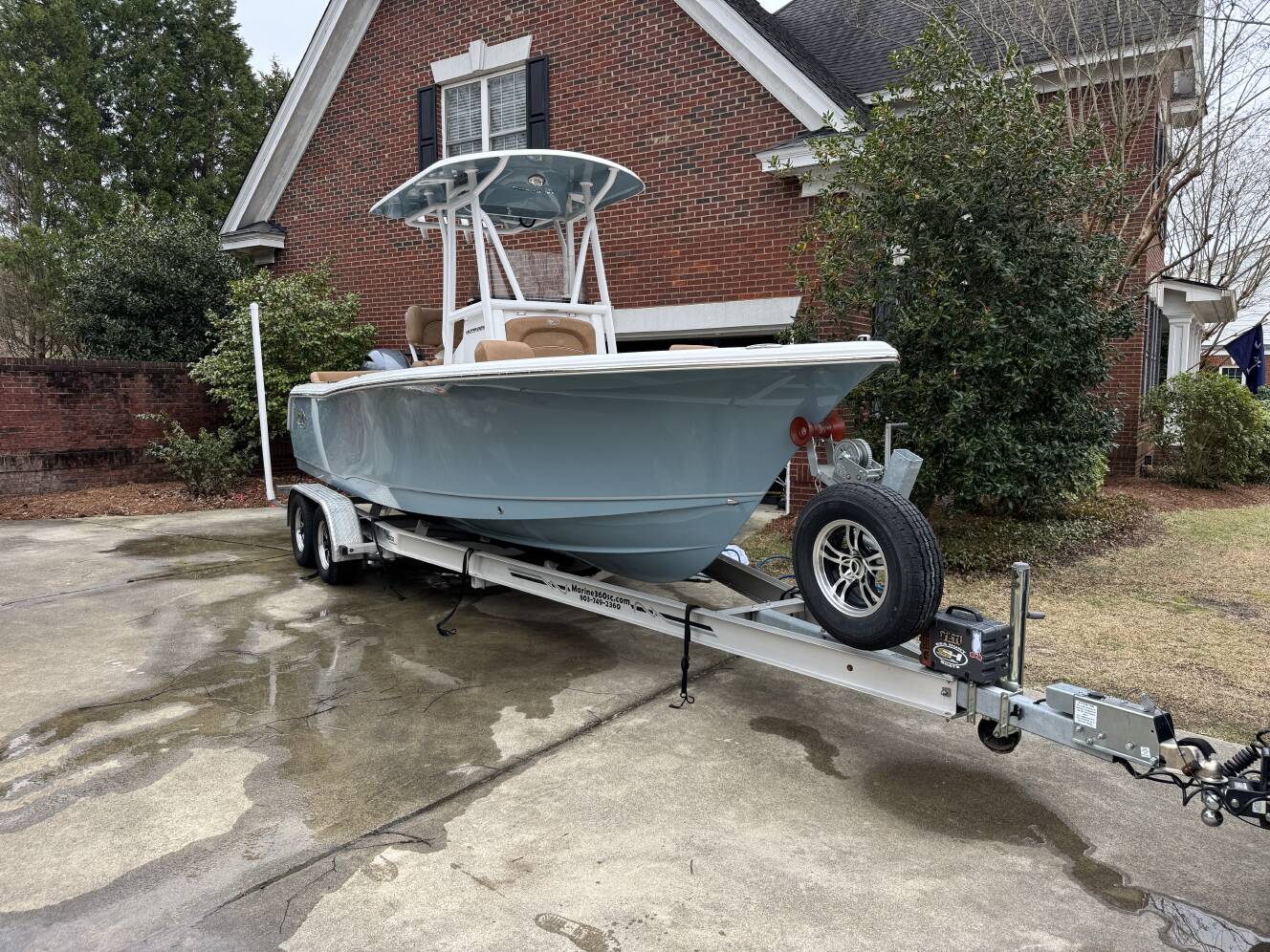 A photo of this 2023 Sea Hunt Ultra 229