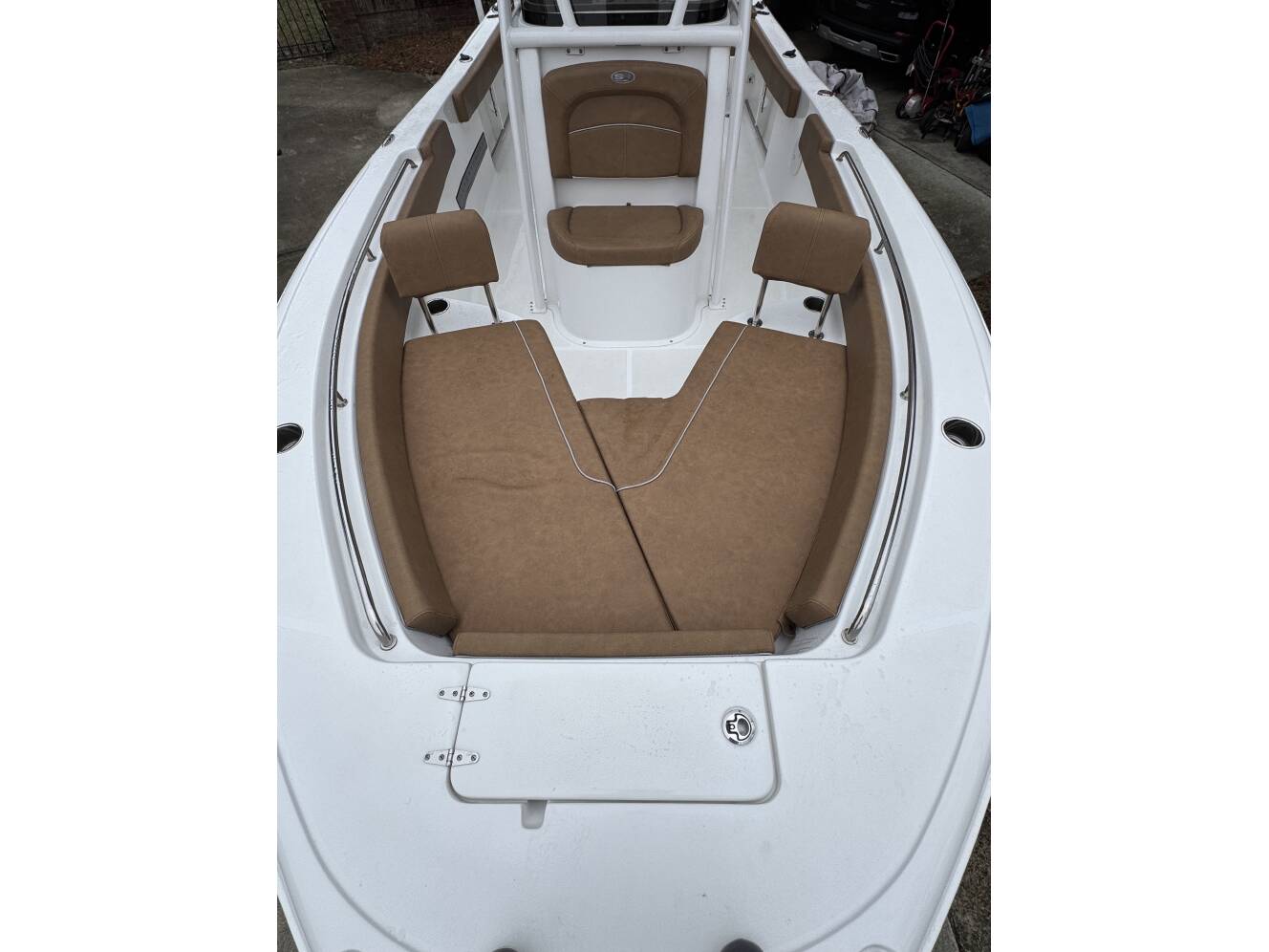 A photo of this 2023 Sea Hunt Ultra 229