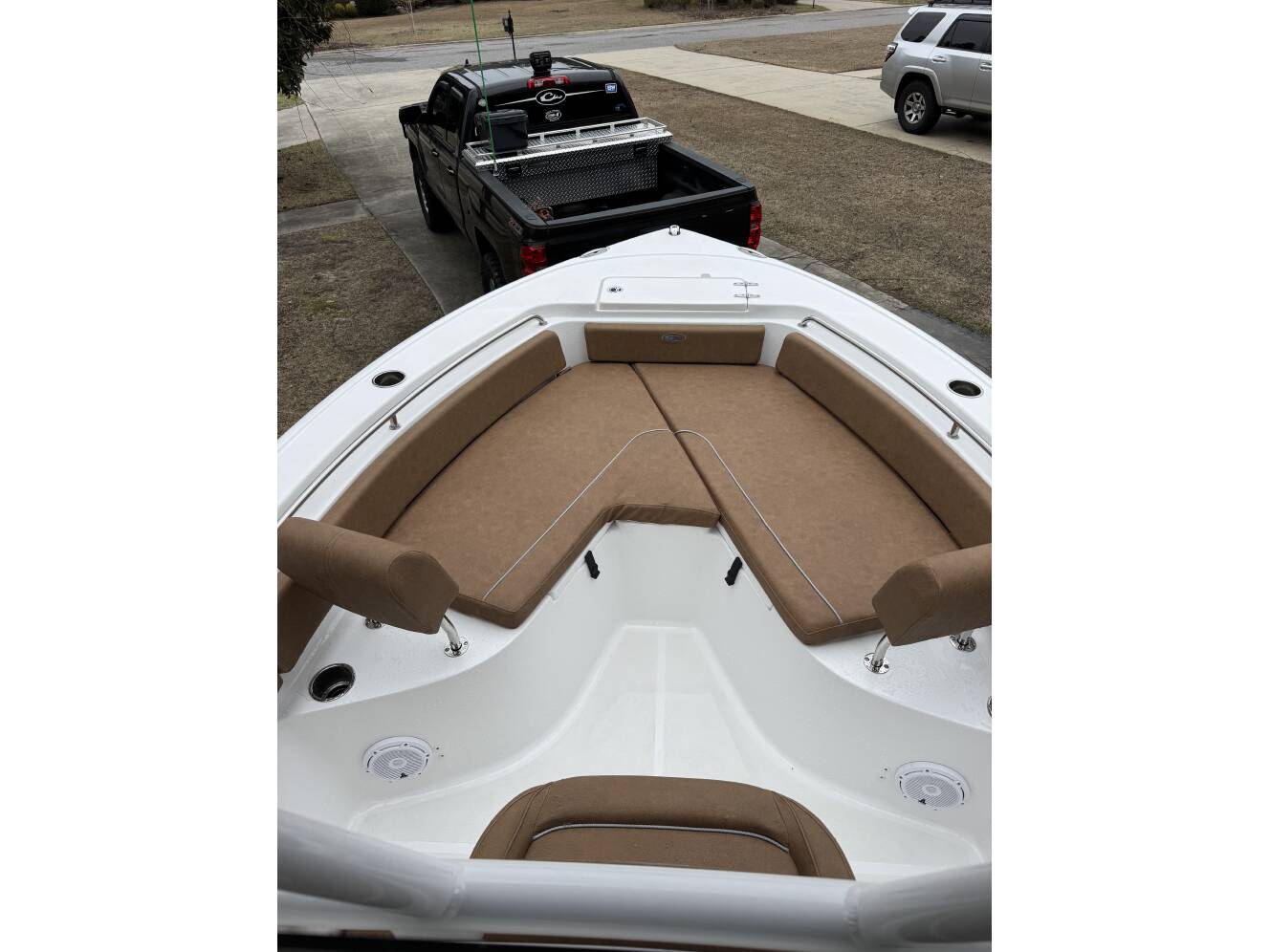 A photo of this 2023 Sea Hunt Ultra 229