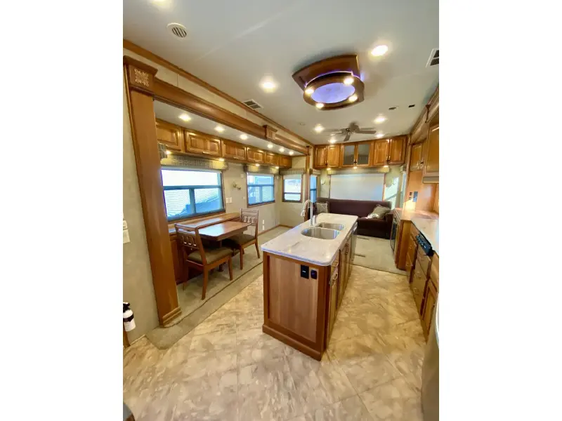 2016 DRV MOBILE SUITES 38RSSA