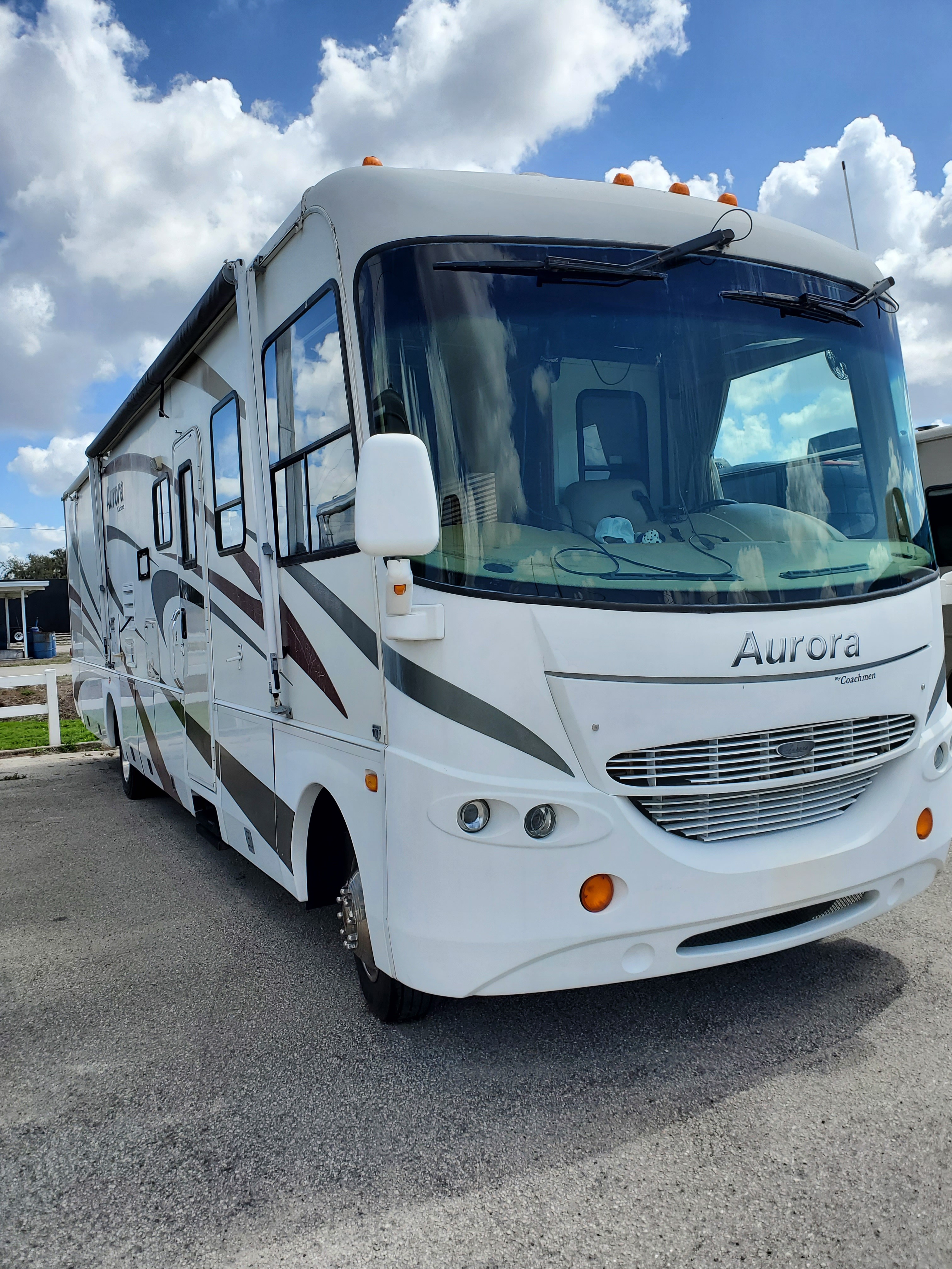 2007 Coachmen Aurora 3650TS in sebring FL