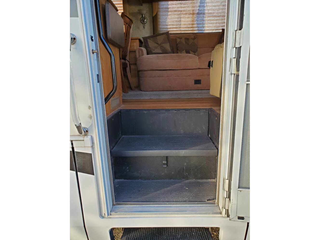 A photo of this 2007 Coachmen Aurora 3650TS