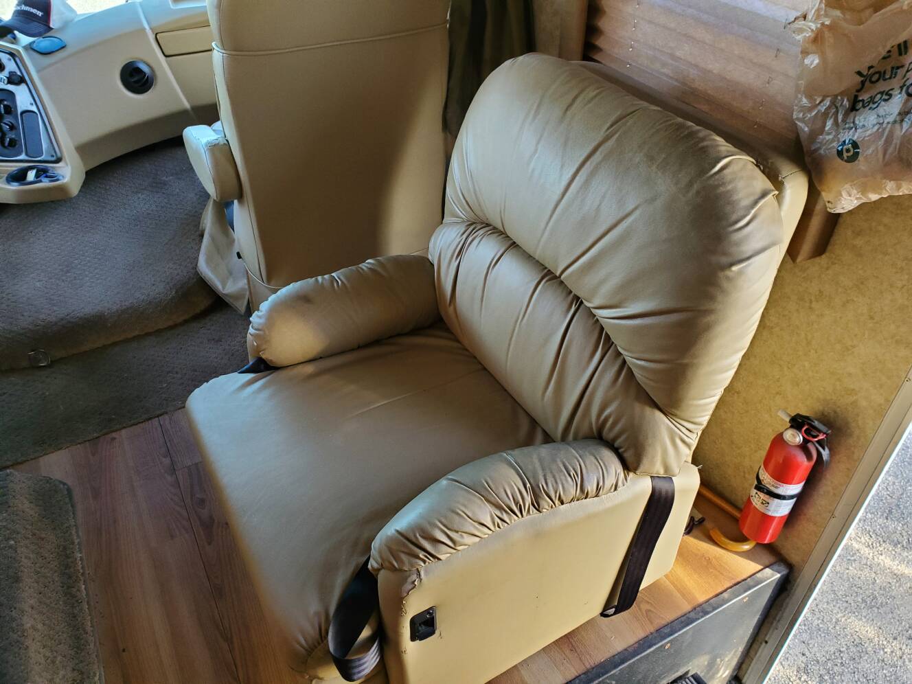 A photo of this 2007 Coachmen Aurora 3650TS