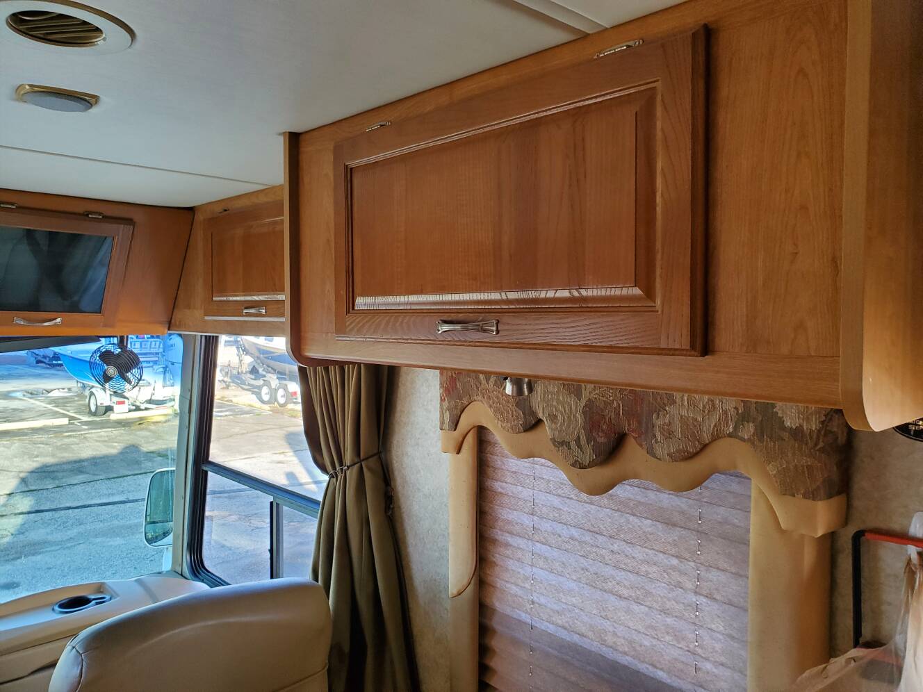 A photo of this 2007 Coachmen Aurora 3650TS