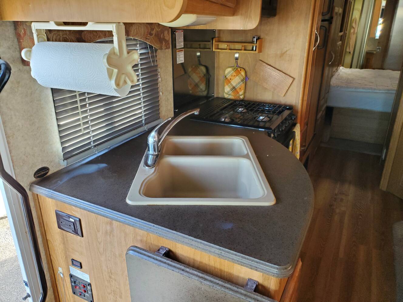 A photo of this 2007 Coachmen Aurora 3650TS