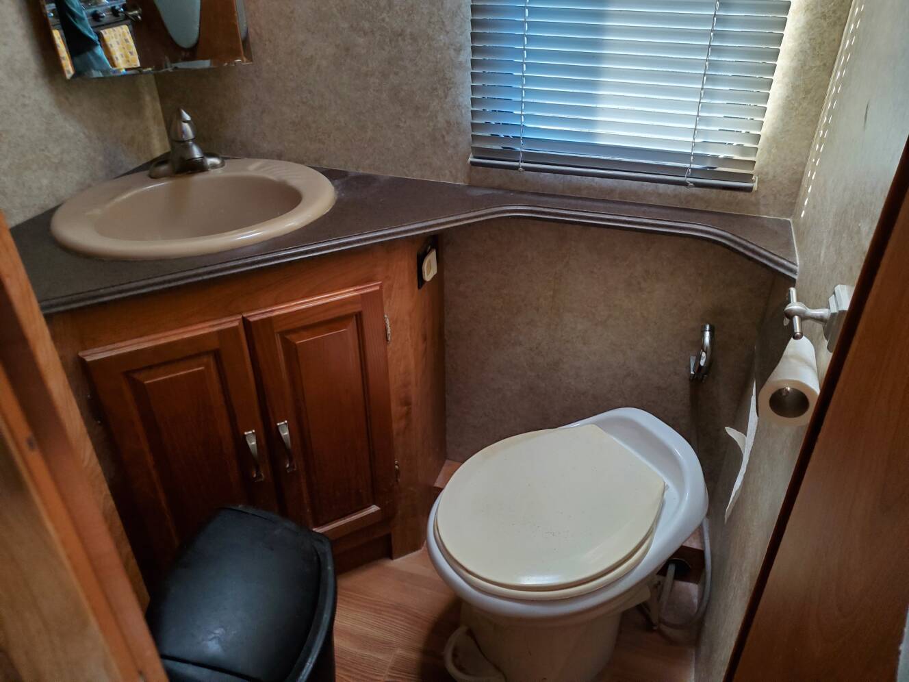 A photo of this 2007 Coachmen Aurora 3650TS
