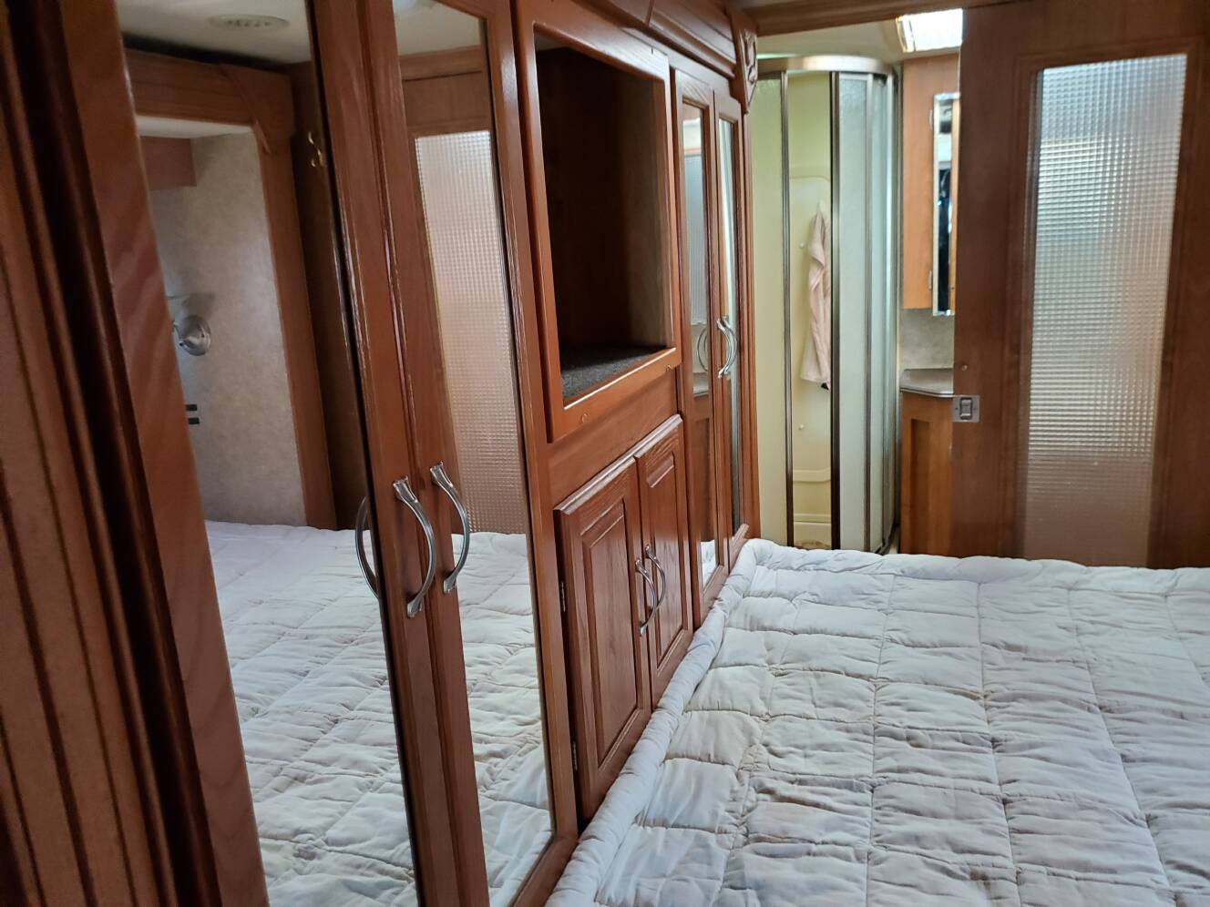 A photo of this 2007 Coachmen Aurora 3650TS