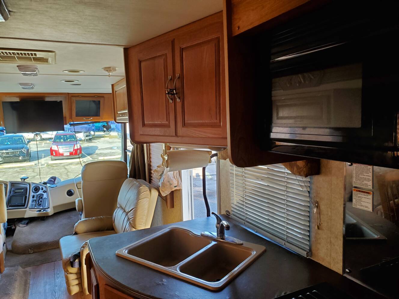 A photo of this 2007 Coachmen Aurora 3650TS