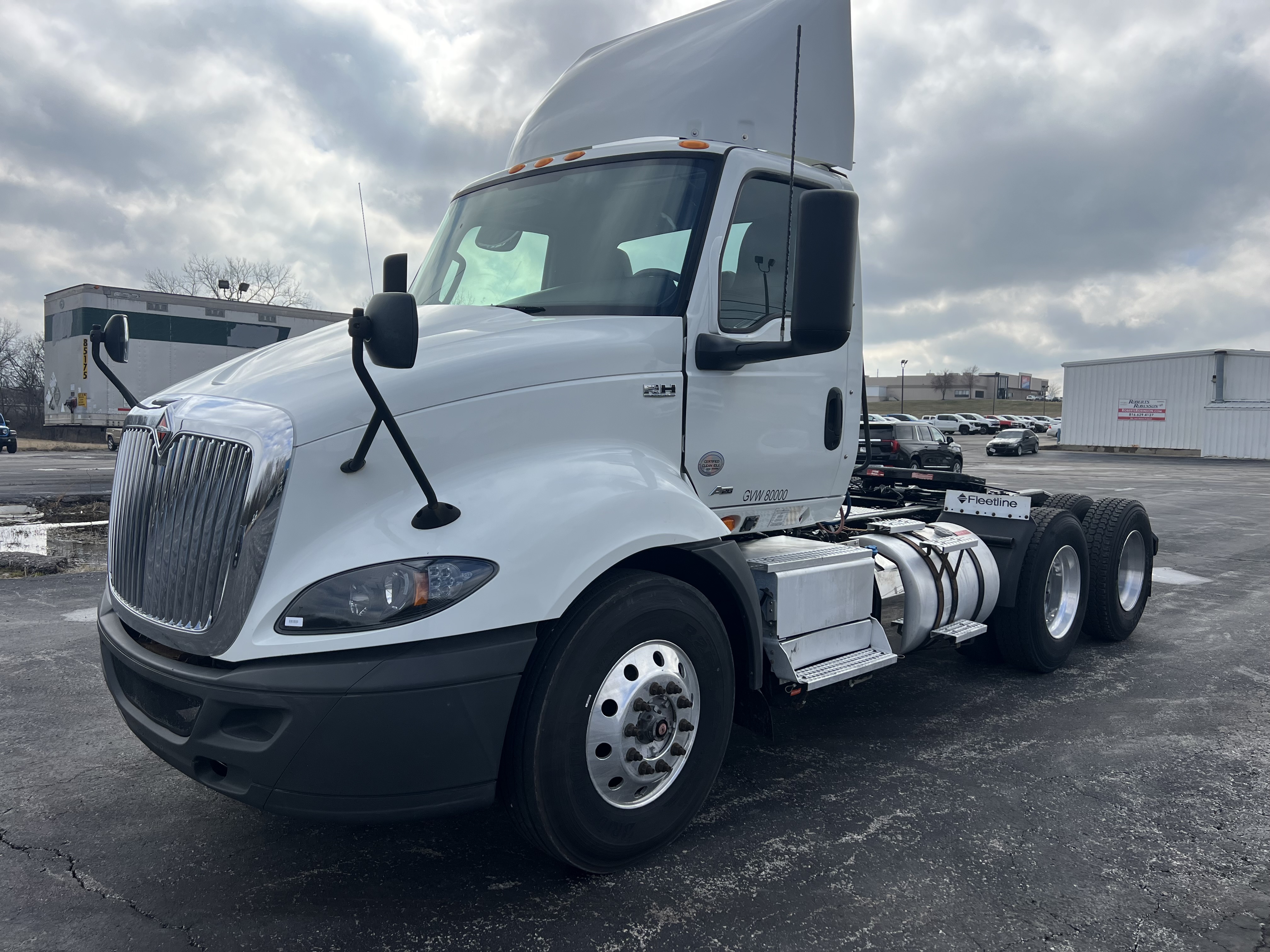 2019 INTERNATIONAL RH613 in Platte City, MO