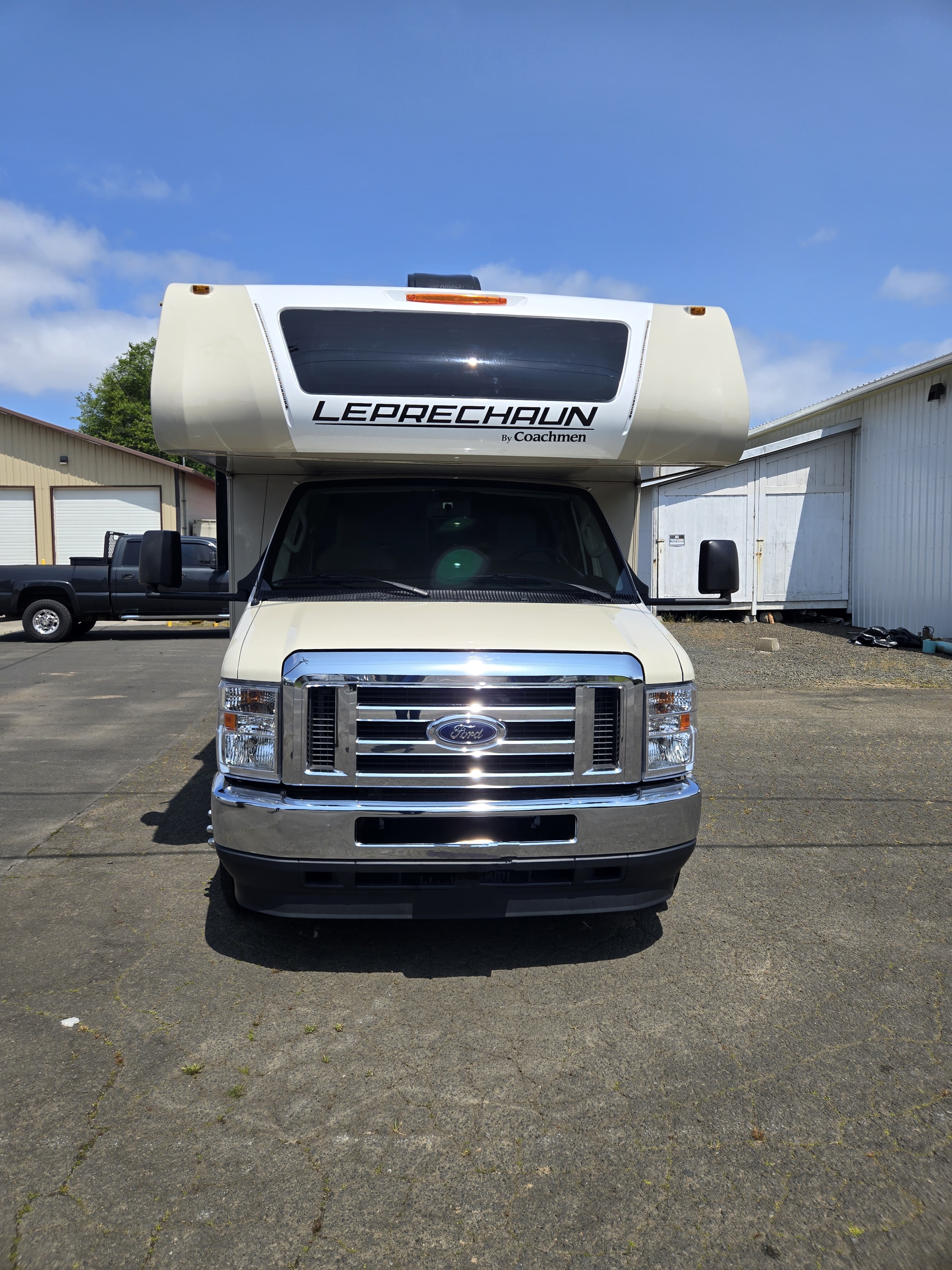 2022 Coachmen LEPRECHAUN PREMIER 311FS RV