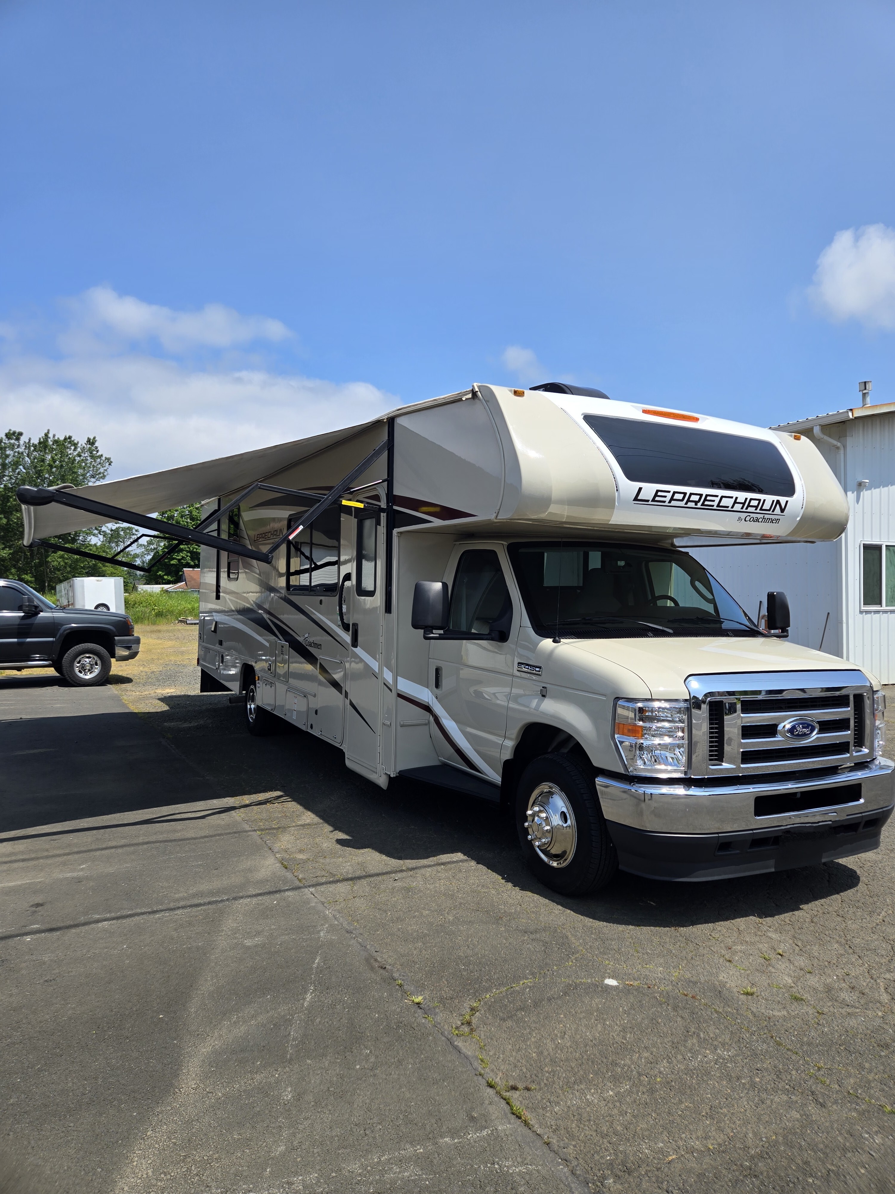 2022 Coachmen LEPRECHAUN PREMIER 311FS in astoria OR