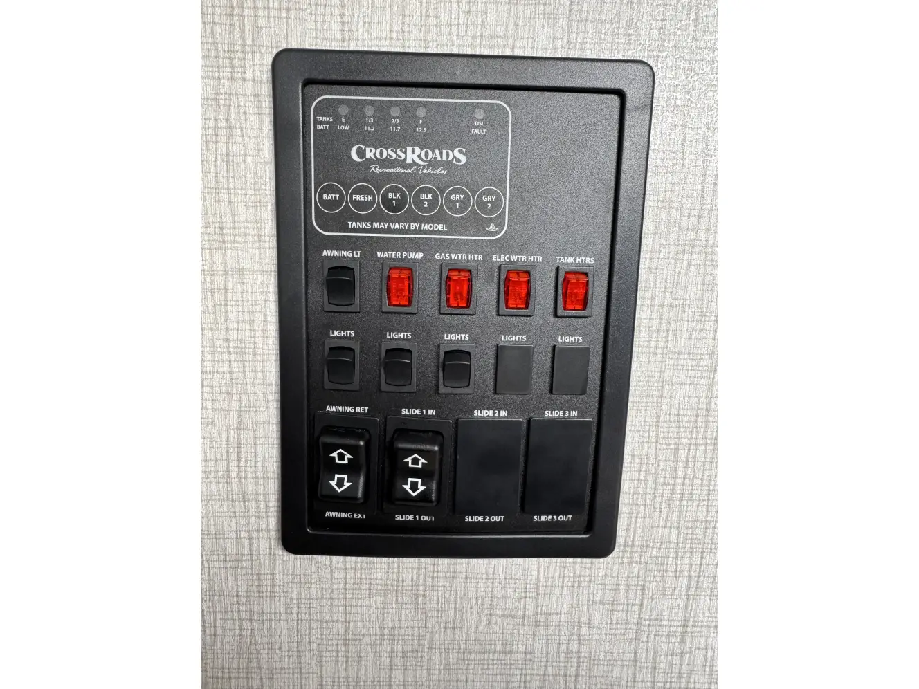 A photo of this 2021 Crossroads SUNSET TRAIL SS212RB