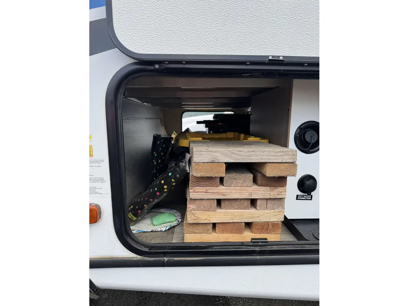 A photo of this 2021 Crossroads SUNSET TRAIL SS212RB