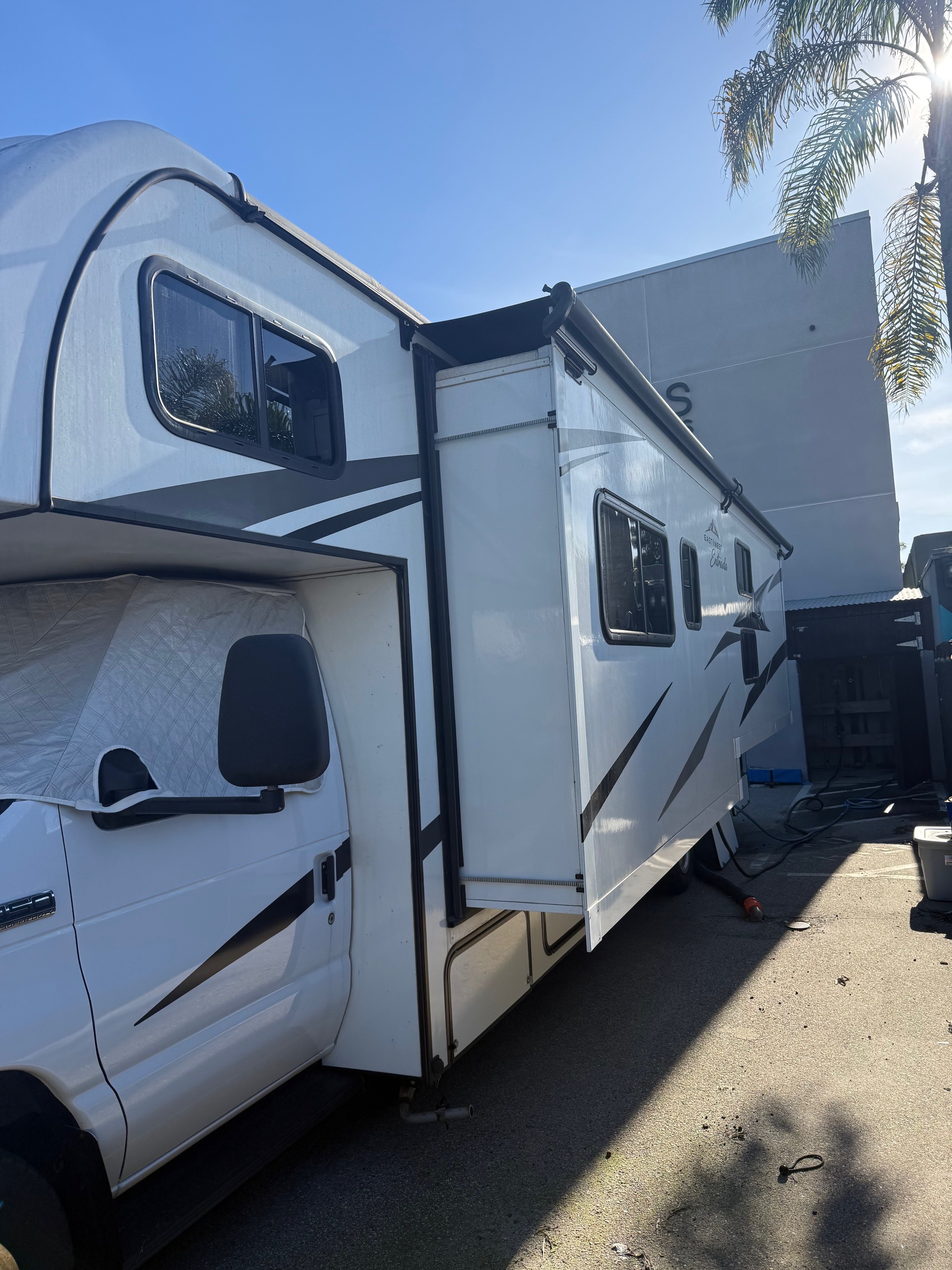 2023 East To West ENTRADA 3100 FB in rancho palos verdes CA