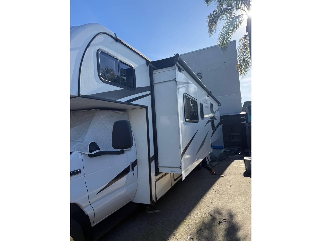 A photo of this 2023 East To West ENTRADA 3100 FB