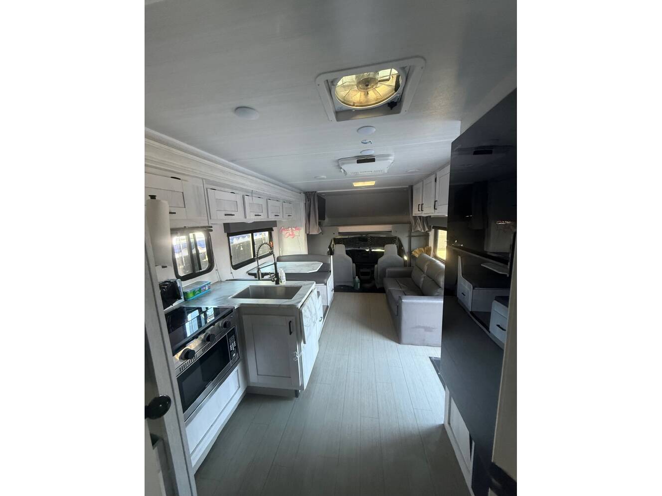 A photo of this 2023 East To West ENTRADA 3100 FB