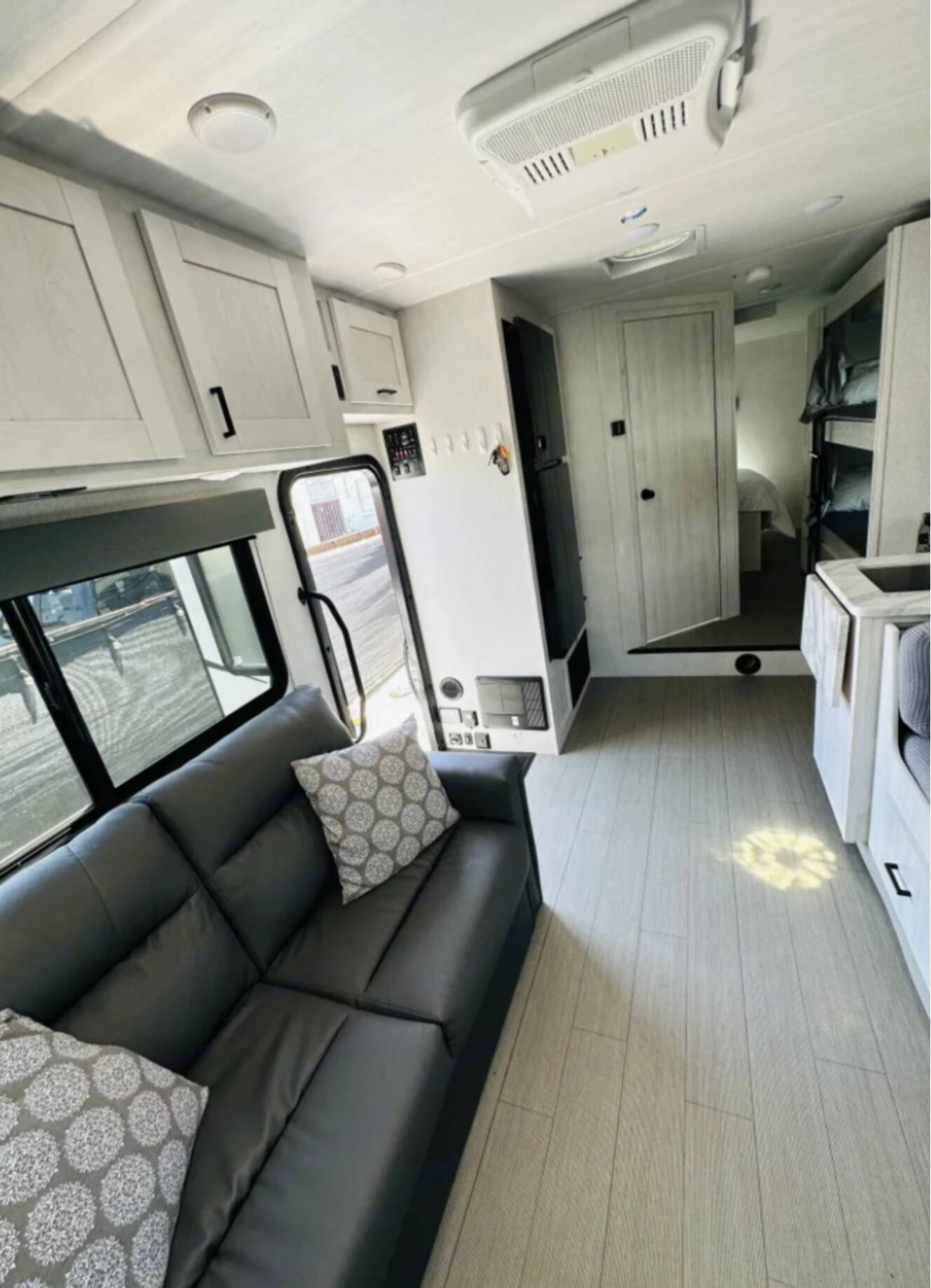A photo of this 2023 East To West ENTRADA 3100 FB