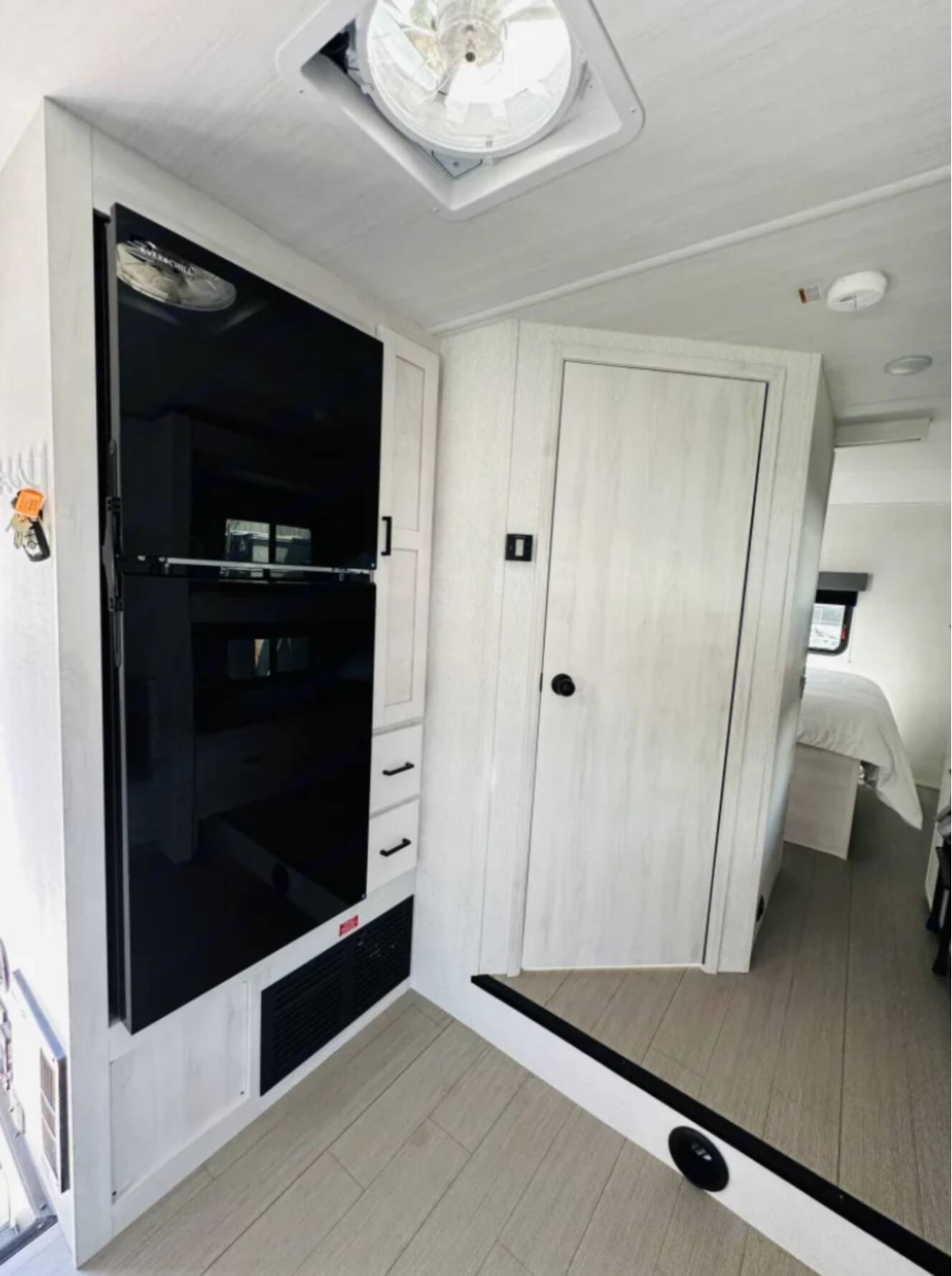 A photo of this 2023 East To West ENTRADA 3100 FB