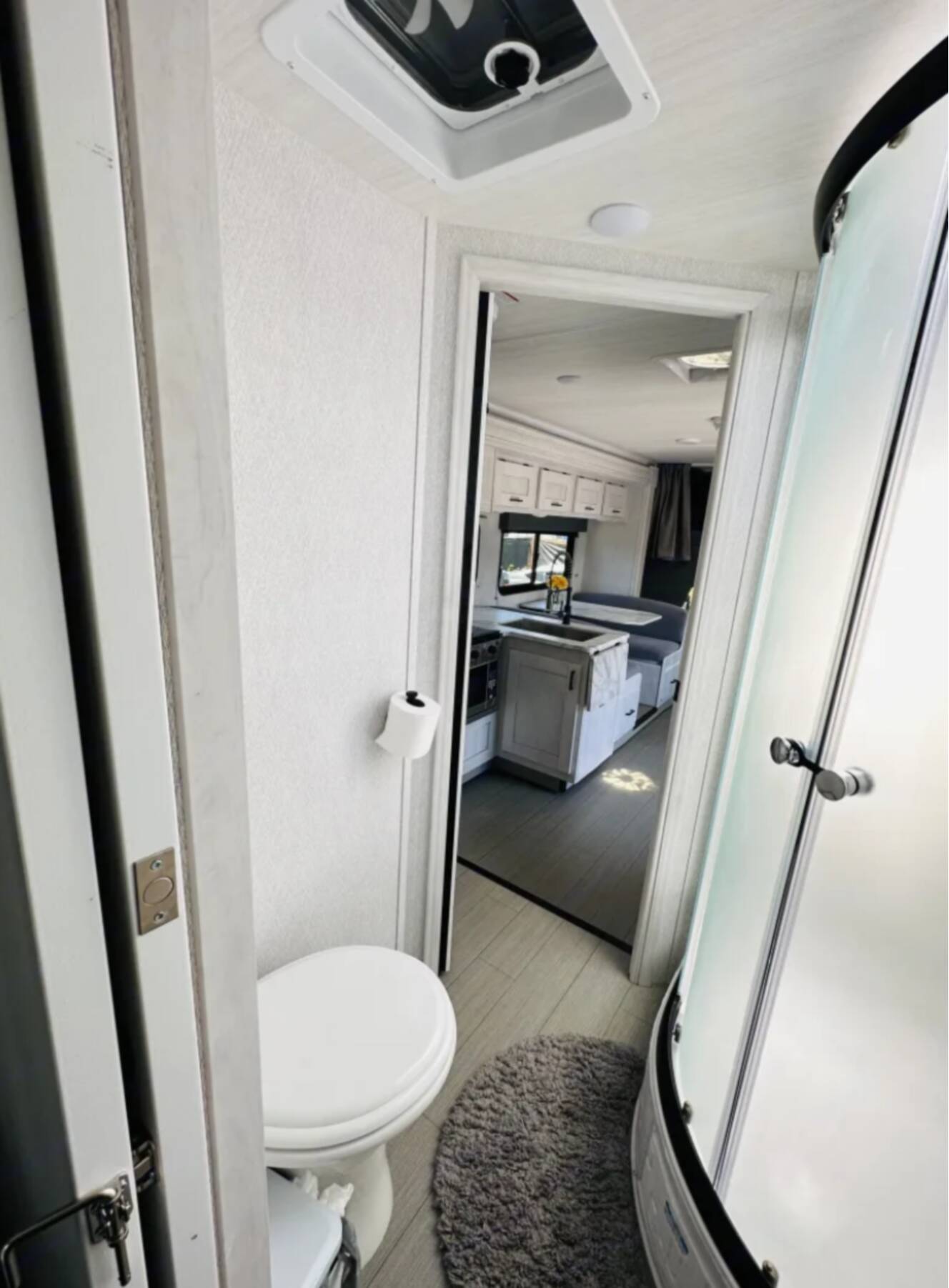 A photo of this 2023 East To West ENTRADA 3100 FB