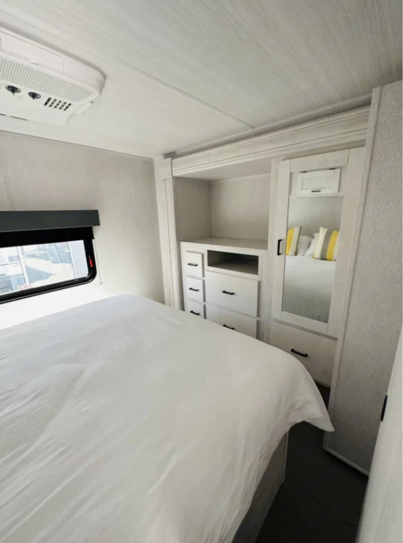A photo of this 2023 East To West ENTRADA 3100 FB