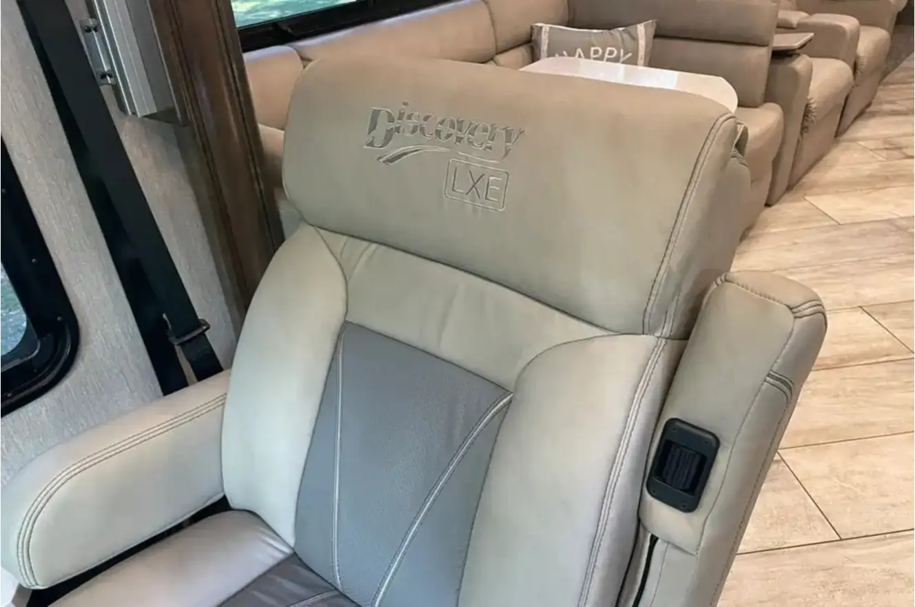 A photo of this 2021 Fleetwood DISCOVERY LXE 40G