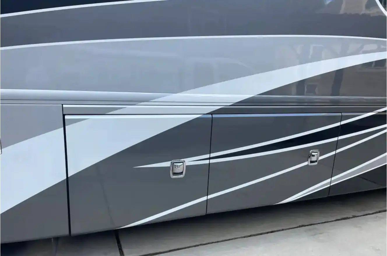 A photo of this 2021 Fleetwood DISCOVERY LXE 40G