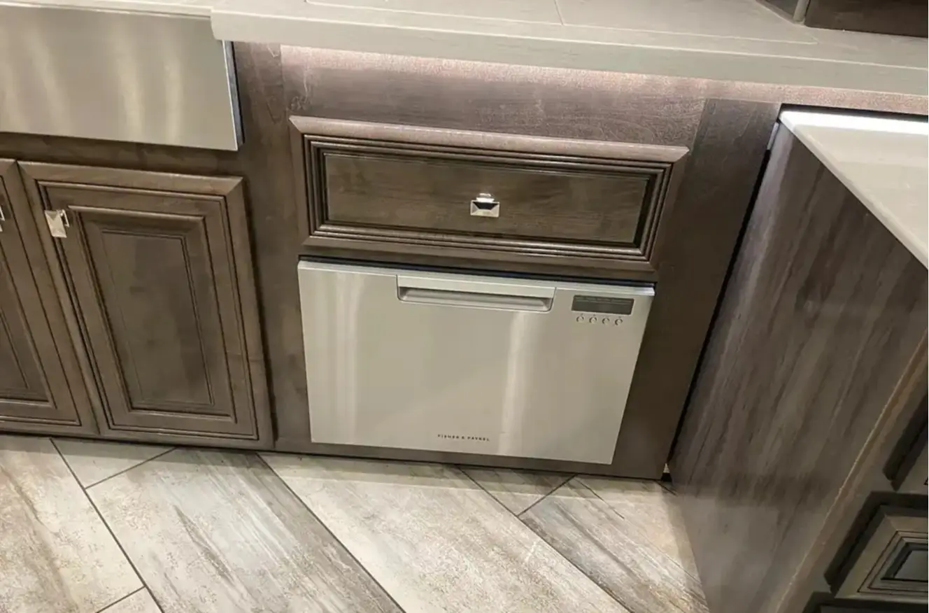 A photo of this 2021 Fleetwood DISCOVERY LXE 40G