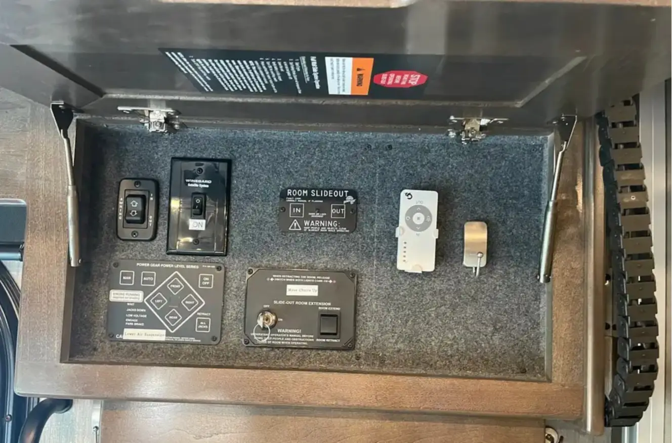 A photo of this 2021 Fleetwood DISCOVERY LXE 40G