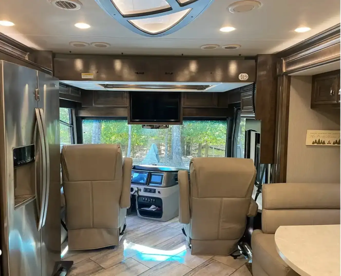 A photo of this 2021 Fleetwood DISCOVERY LXE 40G