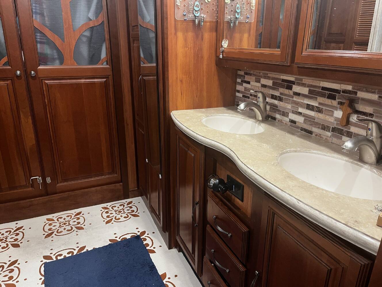 A photo of this 2015 Redwood REDWOOD 39MB
