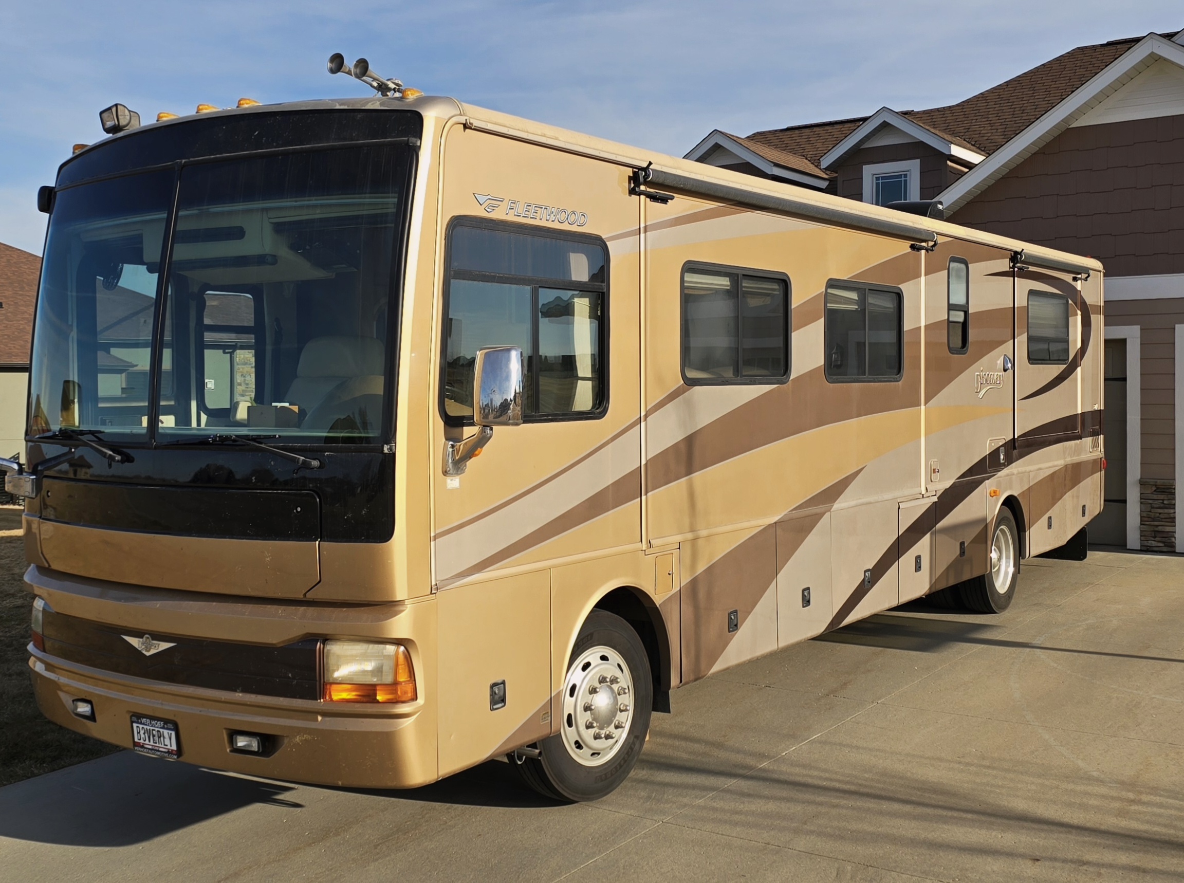 2005 Fleetwood DISCOVERY 39L RV