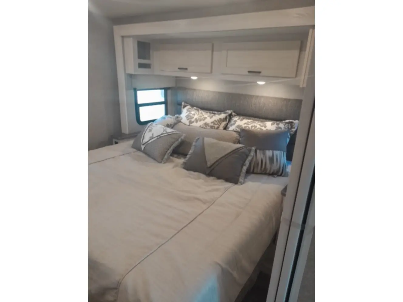 A photo of this 2021 Winnebago ADVENTURER 36Z