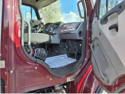 2015 FREIGHTLINER M2