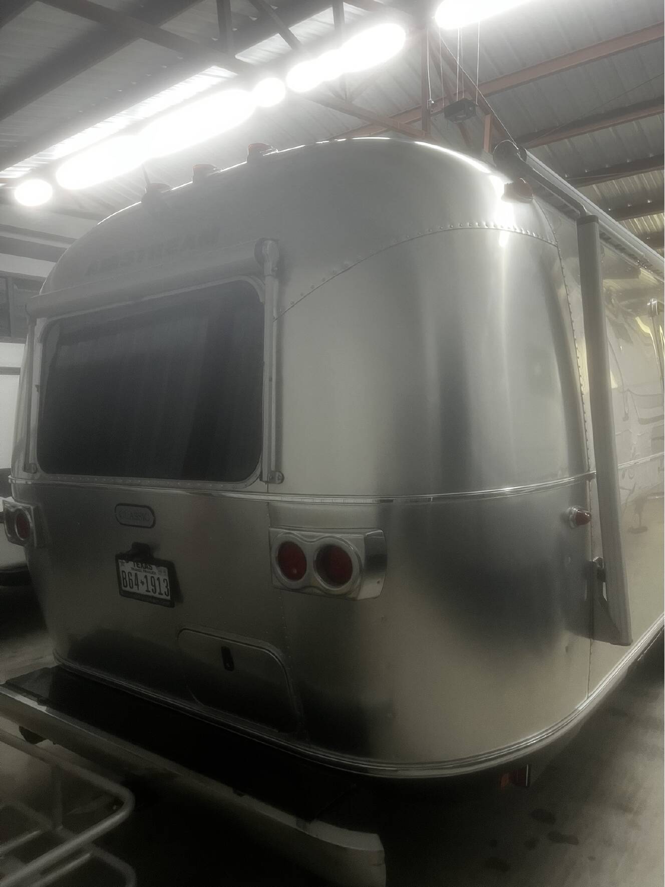 A photo of this 2020 Airstream CLASSIC 33FB TWIN