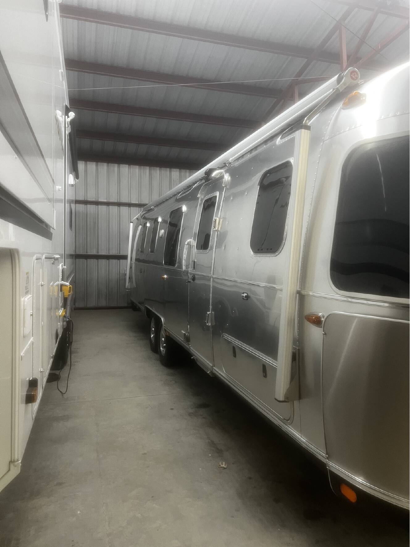 A photo of this 2020 Airstream CLASSIC 33FB TWIN
