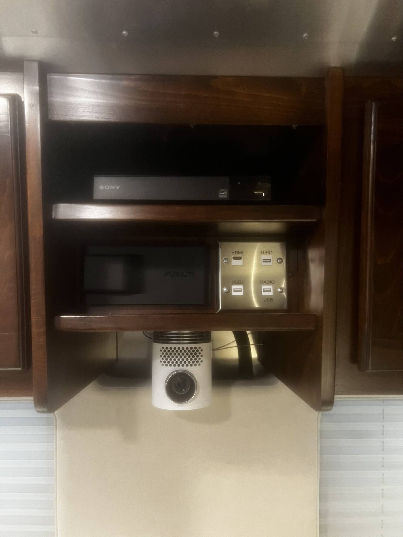 A photo of this 2020 Airstream CLASSIC 33FB TWIN