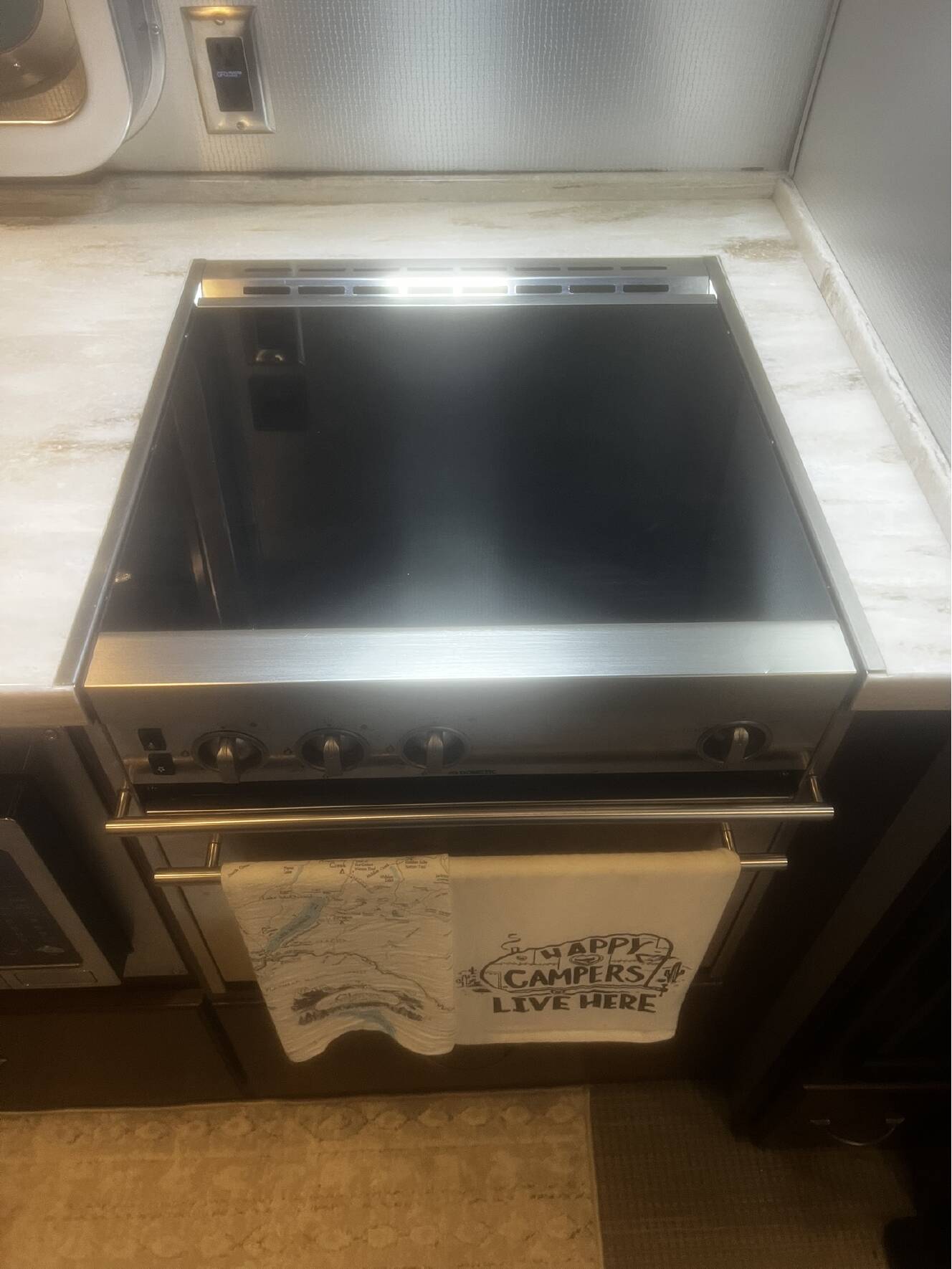 A photo of this 2020 Airstream CLASSIC 33FB TWIN