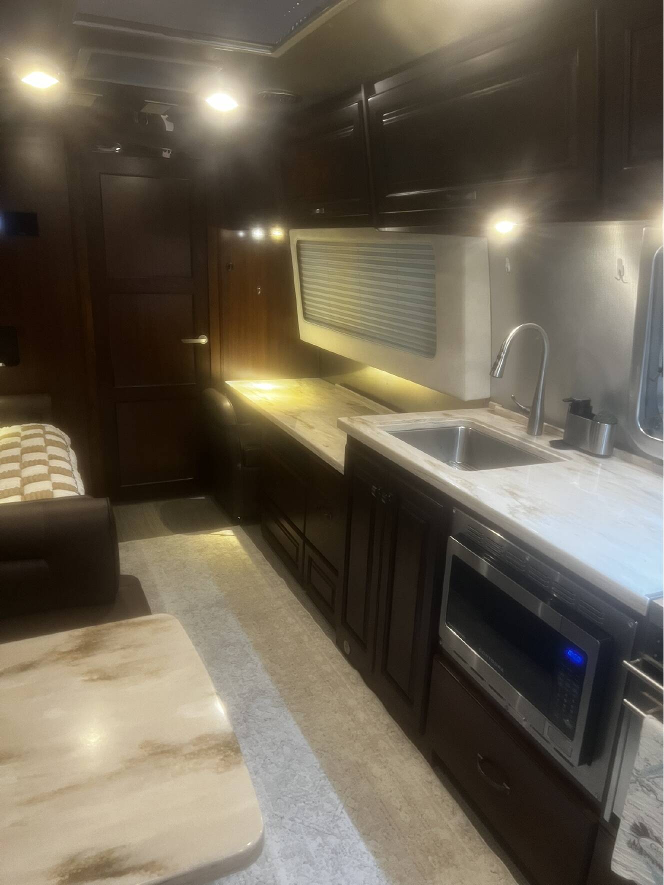 A photo of this 2020 Airstream CLASSIC 33FB TWIN